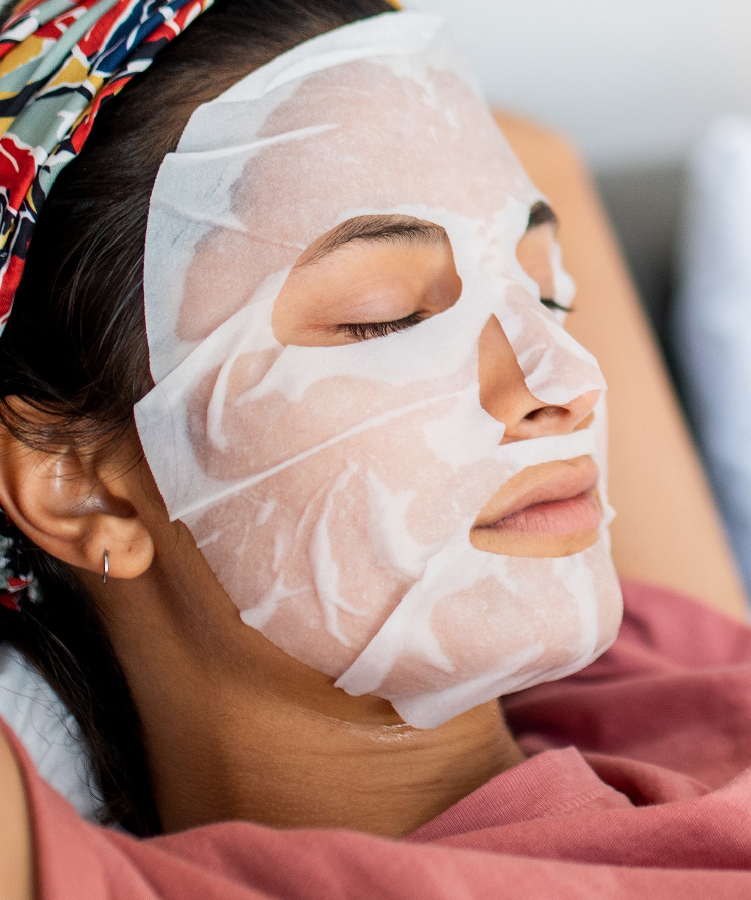 lavera Maschera in tessuto rassodante durante l'applicazione