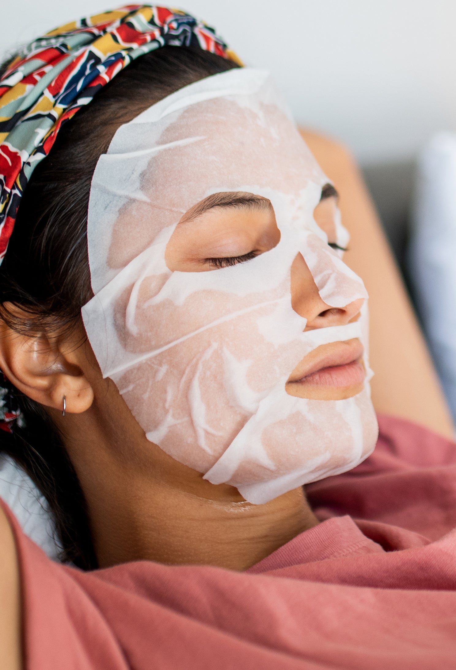 lavera Maschera in tessuto rassodante durante l'applicazione