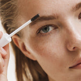 lavera Brow Control -Transparent 01- durante l'applicazione