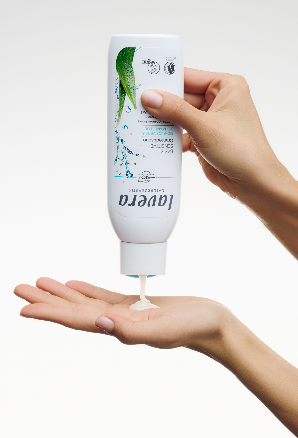 lavera Cremedusche basis sensitive durante l'applicazione