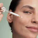 lavera Pure Beauty Sérum lors de l'application