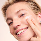 lavera basis sensitive Anti-Falten Feuchtigkeitscreme Q10 durante l'applicazione