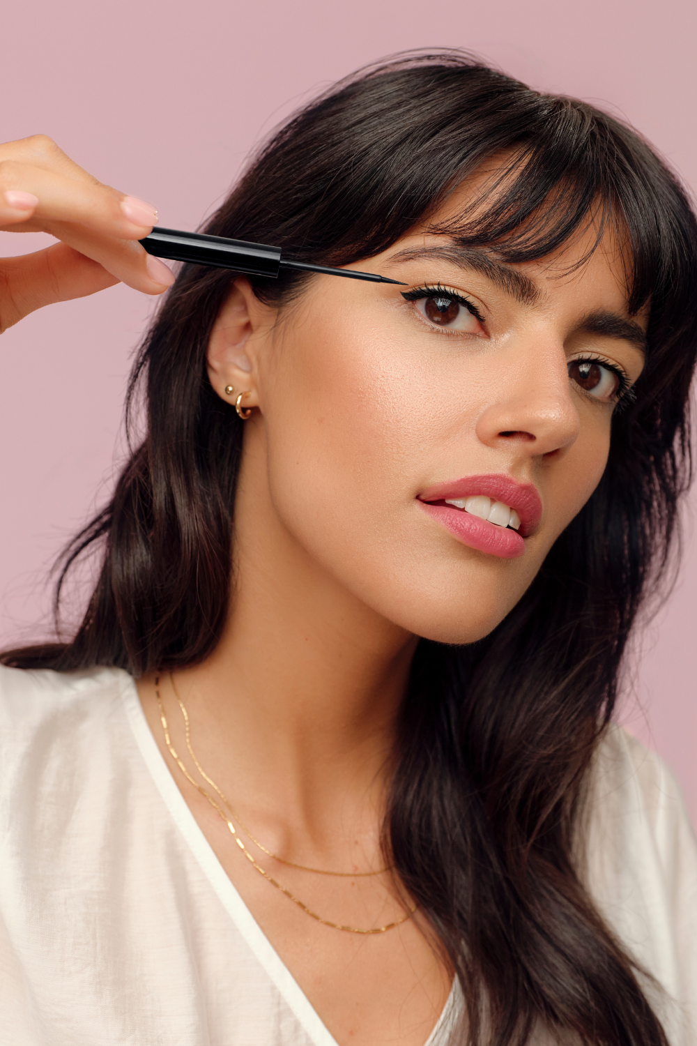 lavera Liquid Eyeliner -Black 01- in der Anwendung