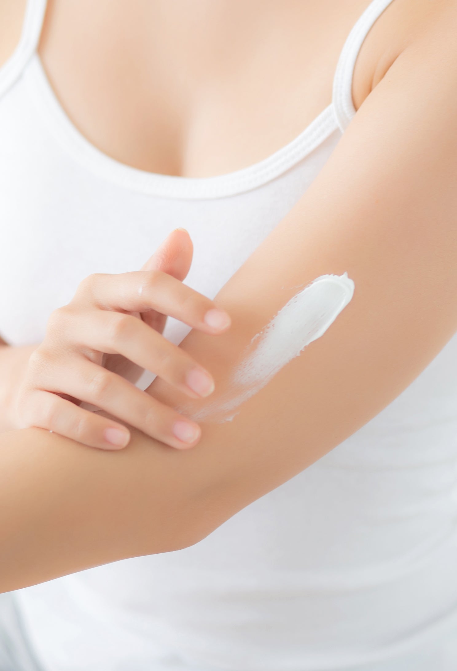 lavera Neutral Mikrosilber Akutcreme lors de l'application