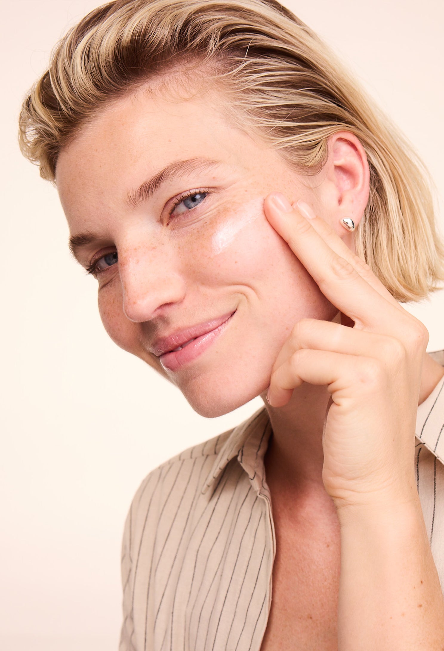 lavera basis sensitive Crema Notte Anti-Rughe Q10 in applicazione