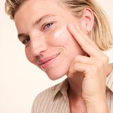 lavera basis sensitive Anti-Falten Nachtcreme Q10 durante l'applicazione