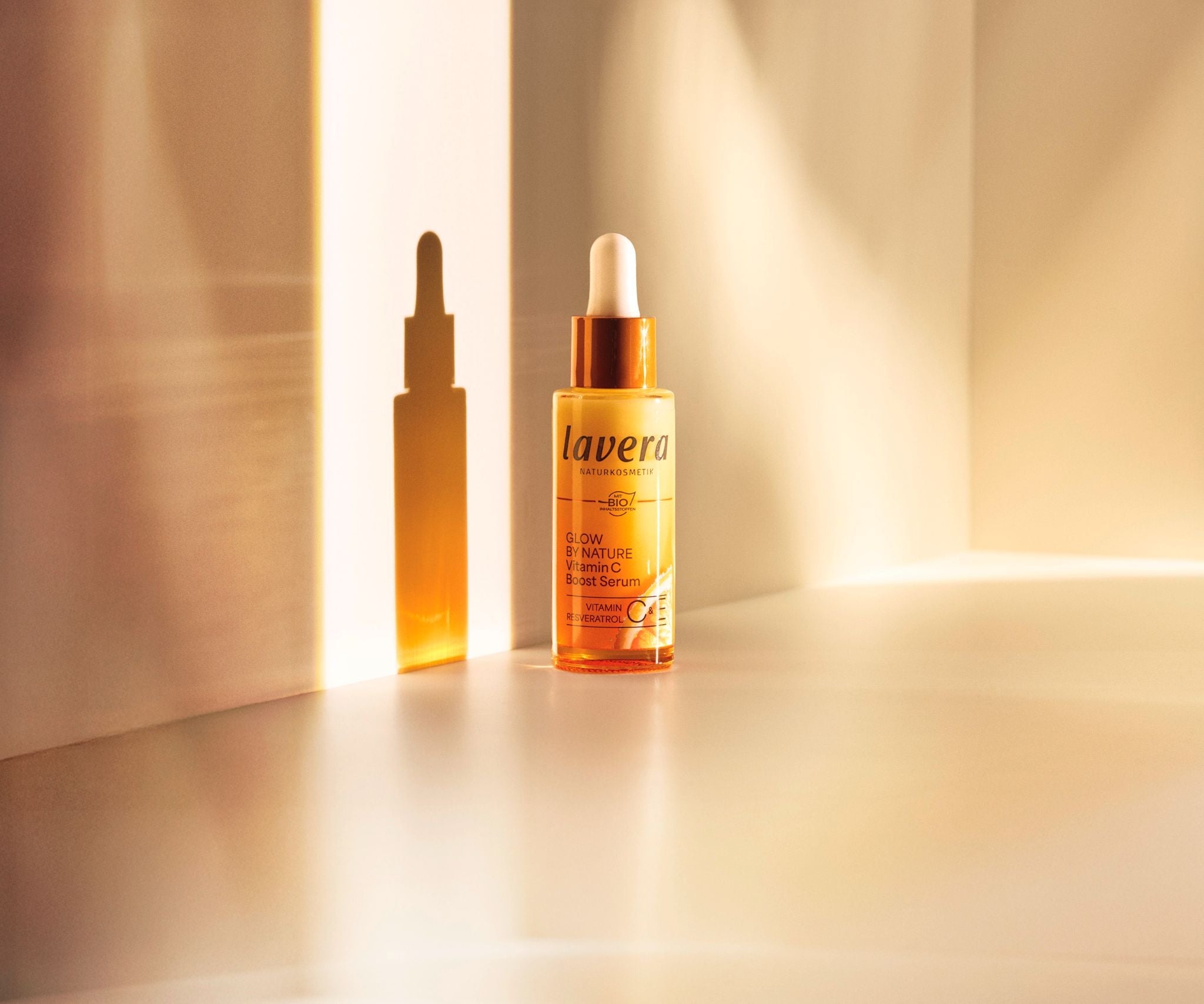 Presentazione prodotto glow by nature Vitamin C Boost Serum