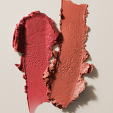 lavera Melting Glow Lipstick -Glazed Honey 02- durante l'applicazione