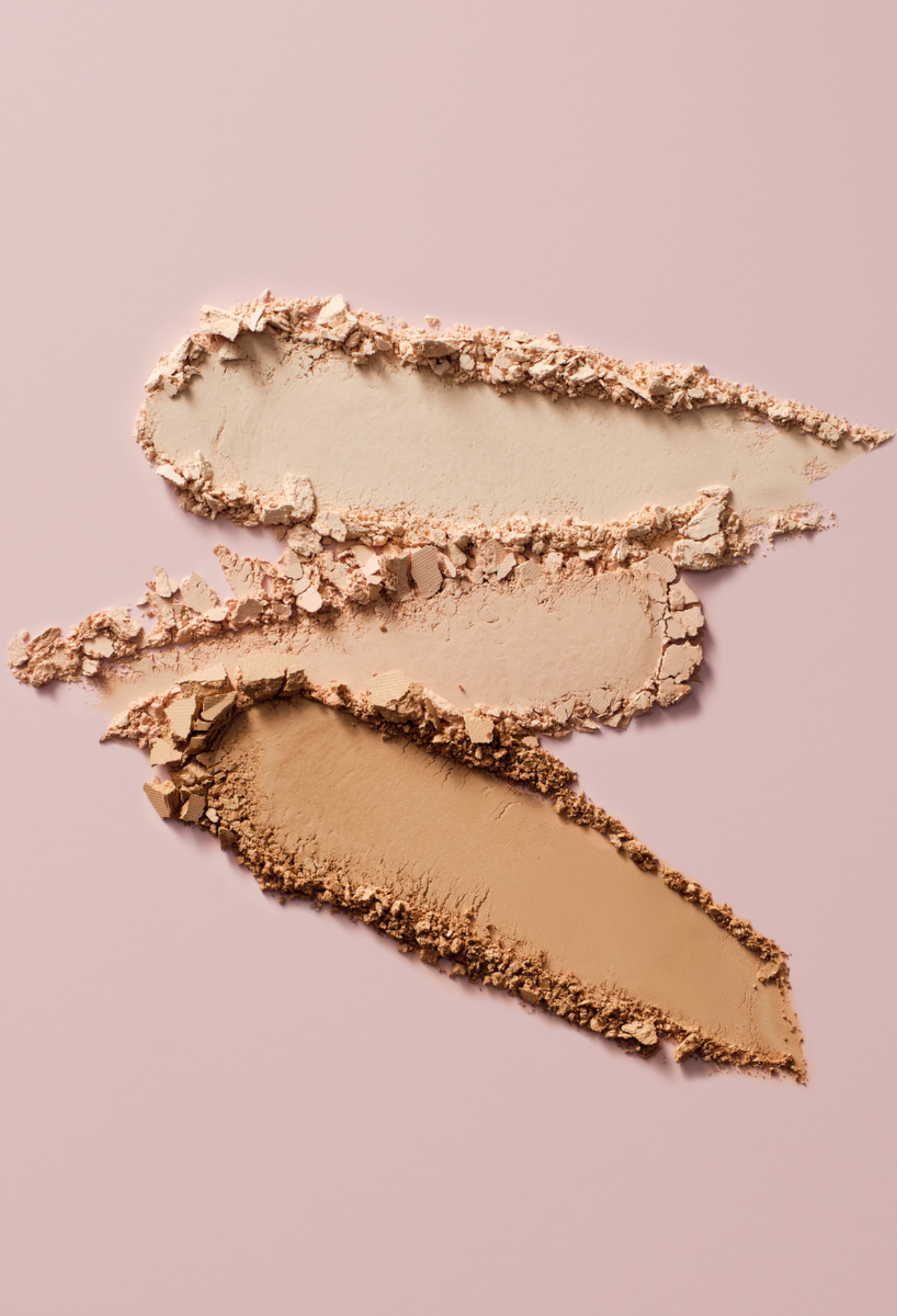 lavera Satin Compact Powder -Light 01- in der Anwendung