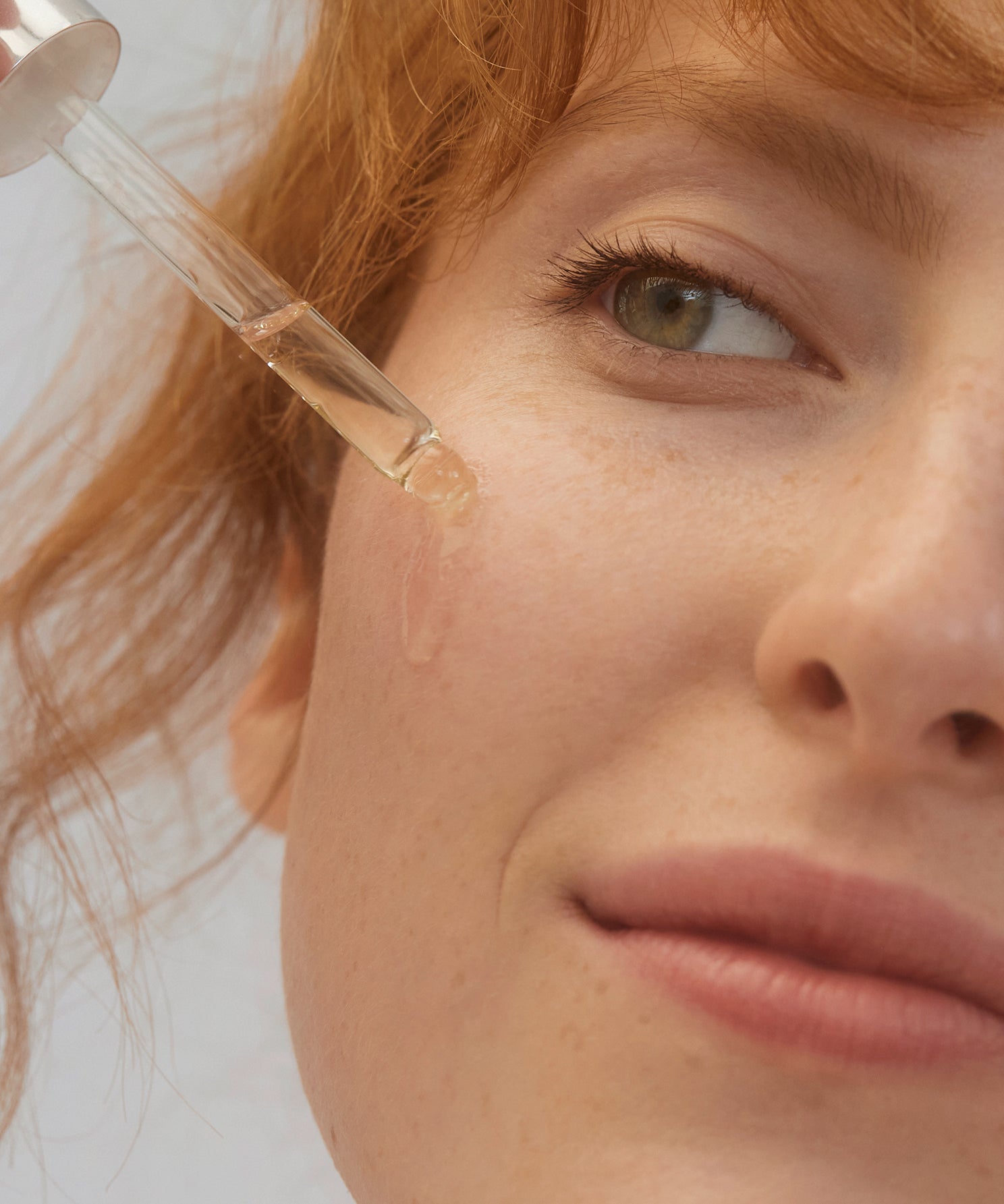 lavera Re-Energizing Sleeping Öl-Elixier durante l'applicazione