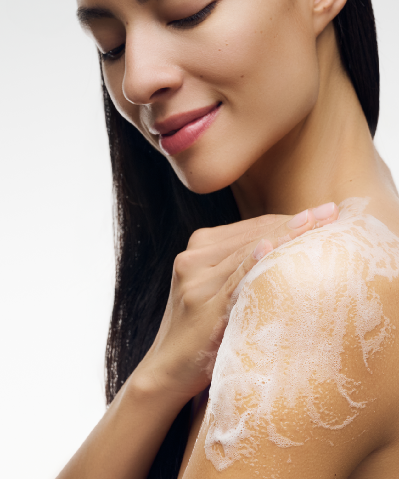 lavera Duschgel Refresh Me durante l'applicazione