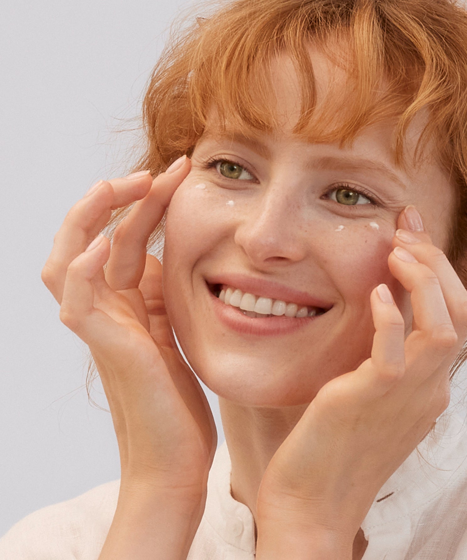 lavera Re-Energizing Sleeping Augenpflege durante l'applicazione